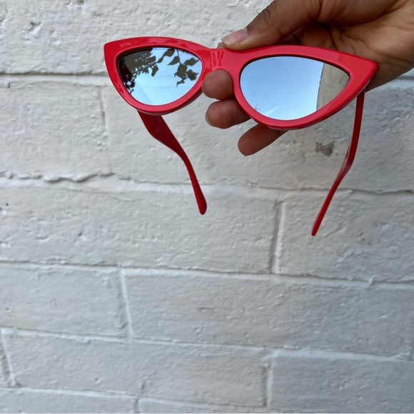CELINE mirrored cat eye sunglasses - Picture 5 of 11